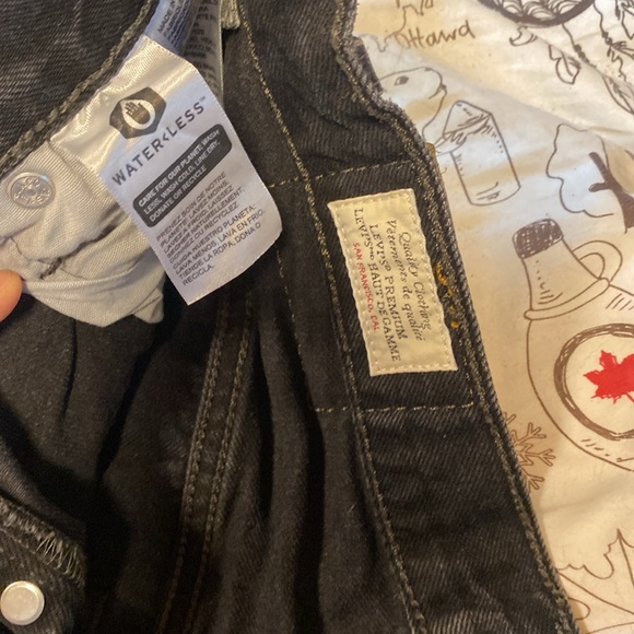 Assorted short shorts - Picture 10 of 13